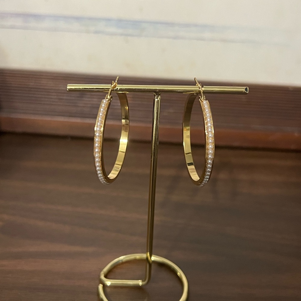 Gold plated stainless steel pearl hoop earrings